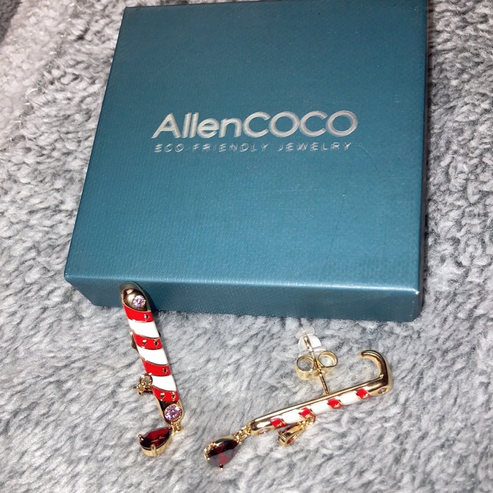 NWT Christmas earrings